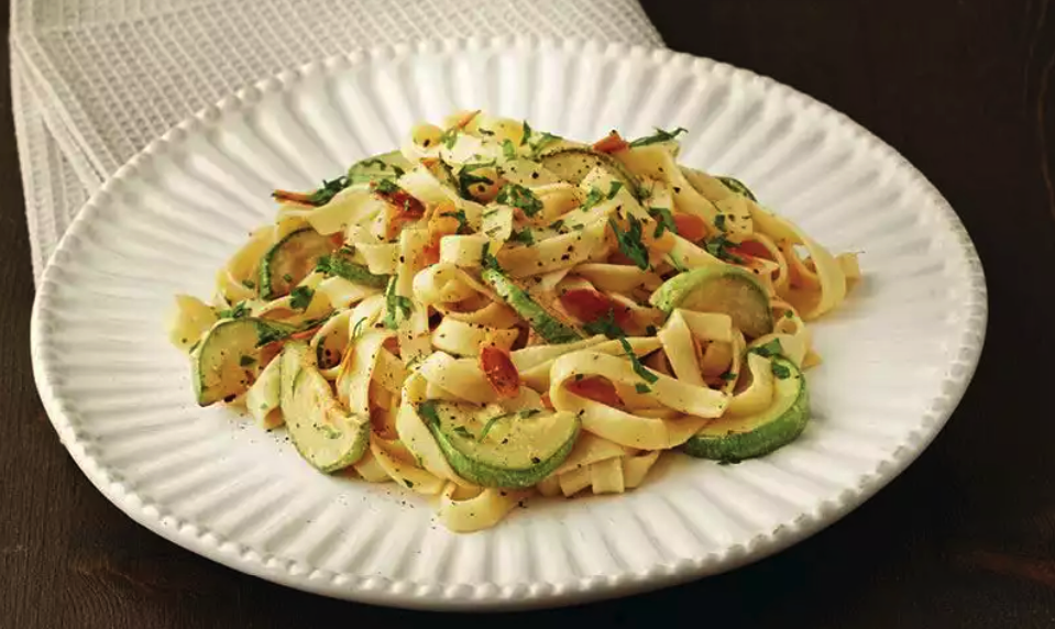 Kabaklı Ve Bademli Tagliatelle